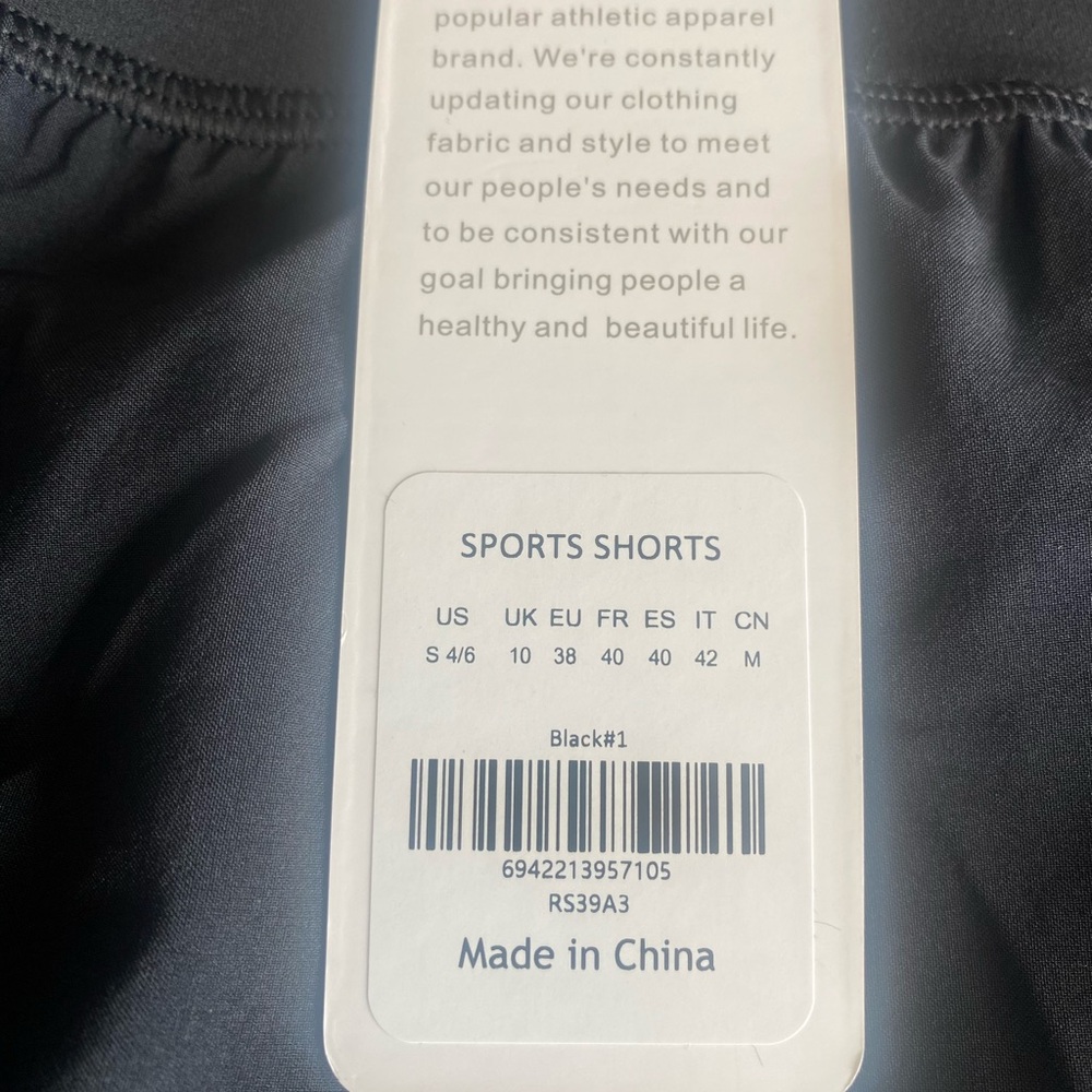 CRZ YOGA IS A GLOBAL POPULAR ATHLETIC APPAREL BRAND.